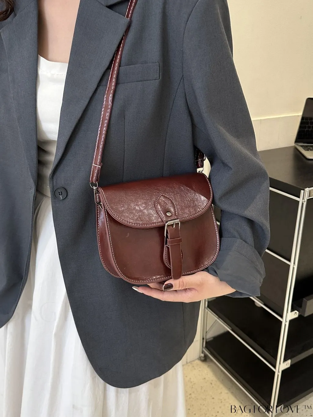 BagForLove - Chic and Compact Saddle Bag with Versatile Shoulder Strap, Ideal for a Casual or Trendy Look