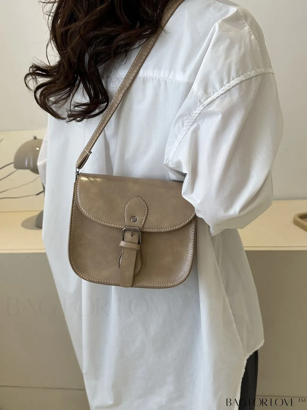 BagForLove - Chic and Compact Saddle Bag with Versatile Shoulder Strap, Ideal for a Casual or Trendy Look