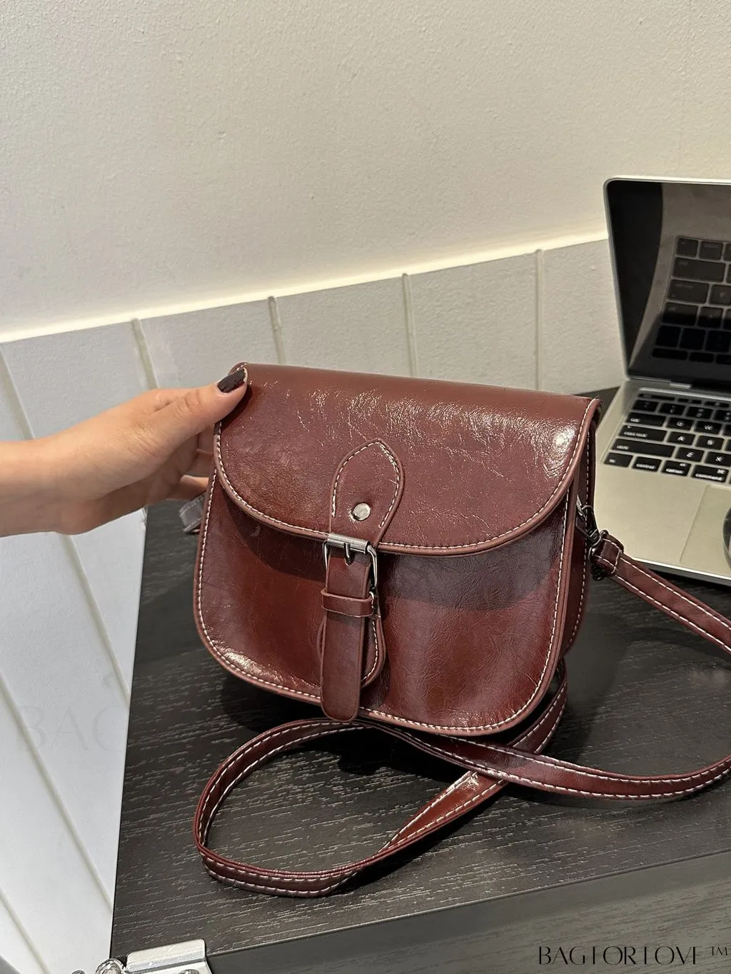 BagForLove - Chic and Compact Saddle Bag with Versatile Shoulder Strap, Ideal for a Casual or Trendy Look