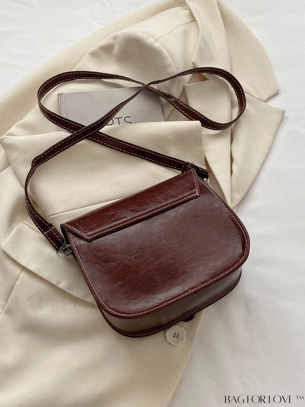 BagForLove - Chic and Compact Saddle Bag with Versatile Shoulder Strap, Ideal for a Casual or Trendy Look