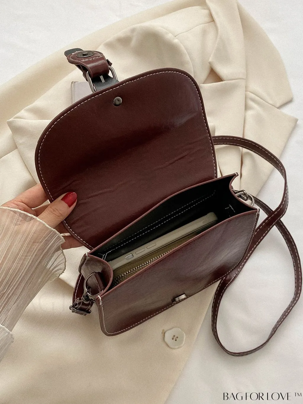 BagForLove - Chic and Compact Saddle Bag with Versatile Shoulder Strap, Ideal for a Casual or Trendy Look