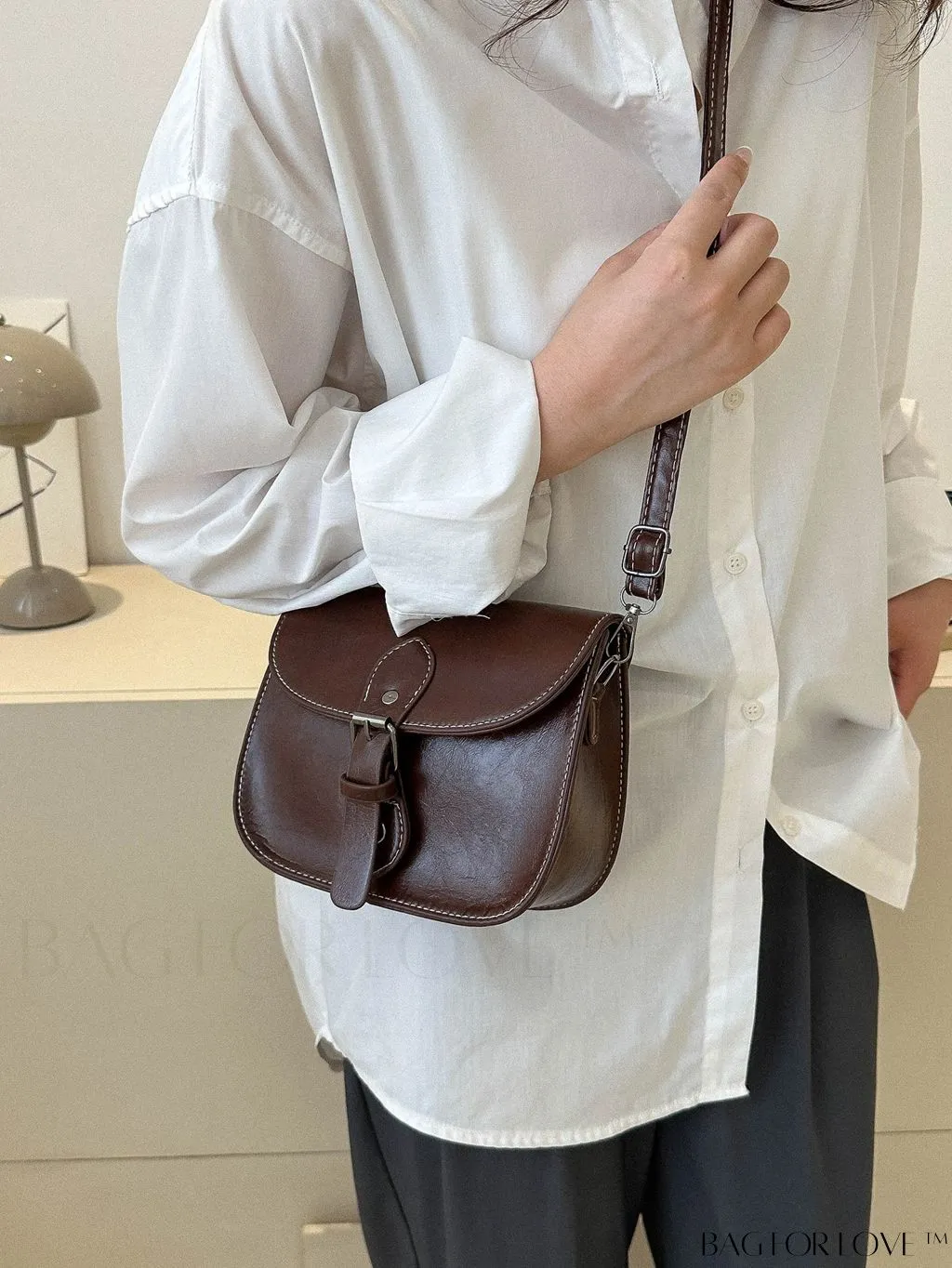 BagForLove - Chic and Compact Saddle Bag with Versatile Shoulder Strap, Ideal for a Casual or Trendy Look