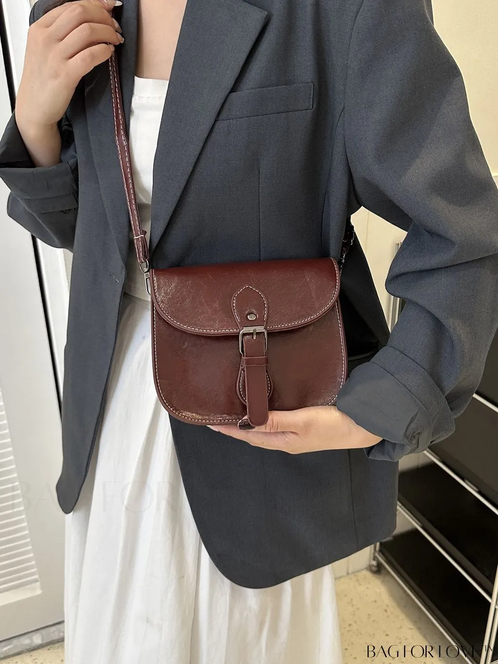 BagForLove - Chic and Compact Saddle Bag with Versatile Shoulder Strap, Ideal for a Casual or Trendy Look