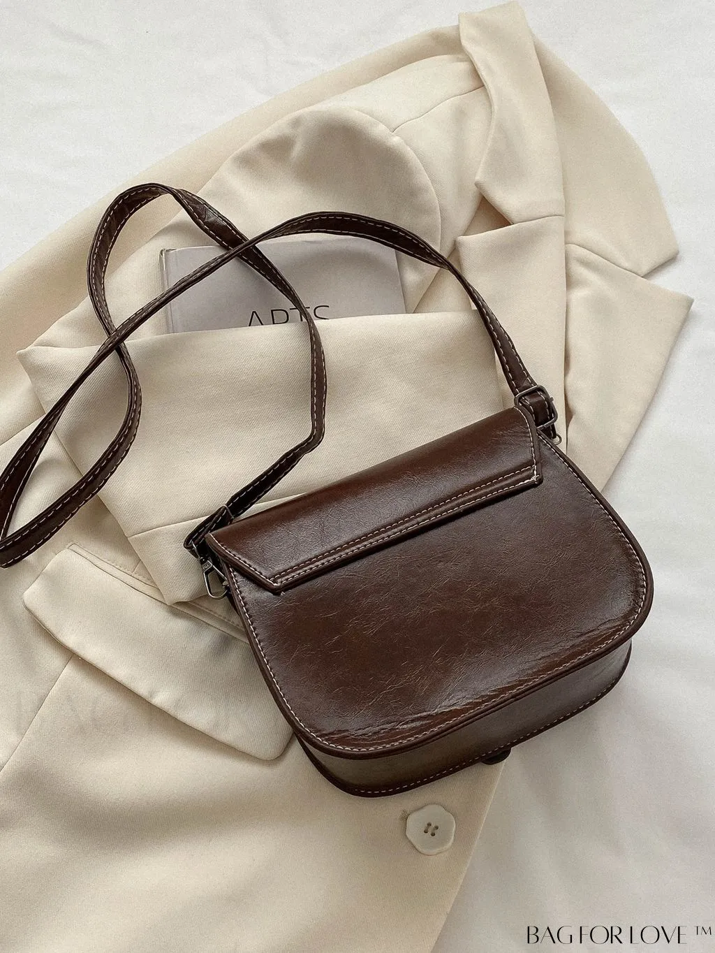BagForLove - Chic and Compact Saddle Bag with Versatile Shoulder Strap, Ideal for a Casual or Trendy Look