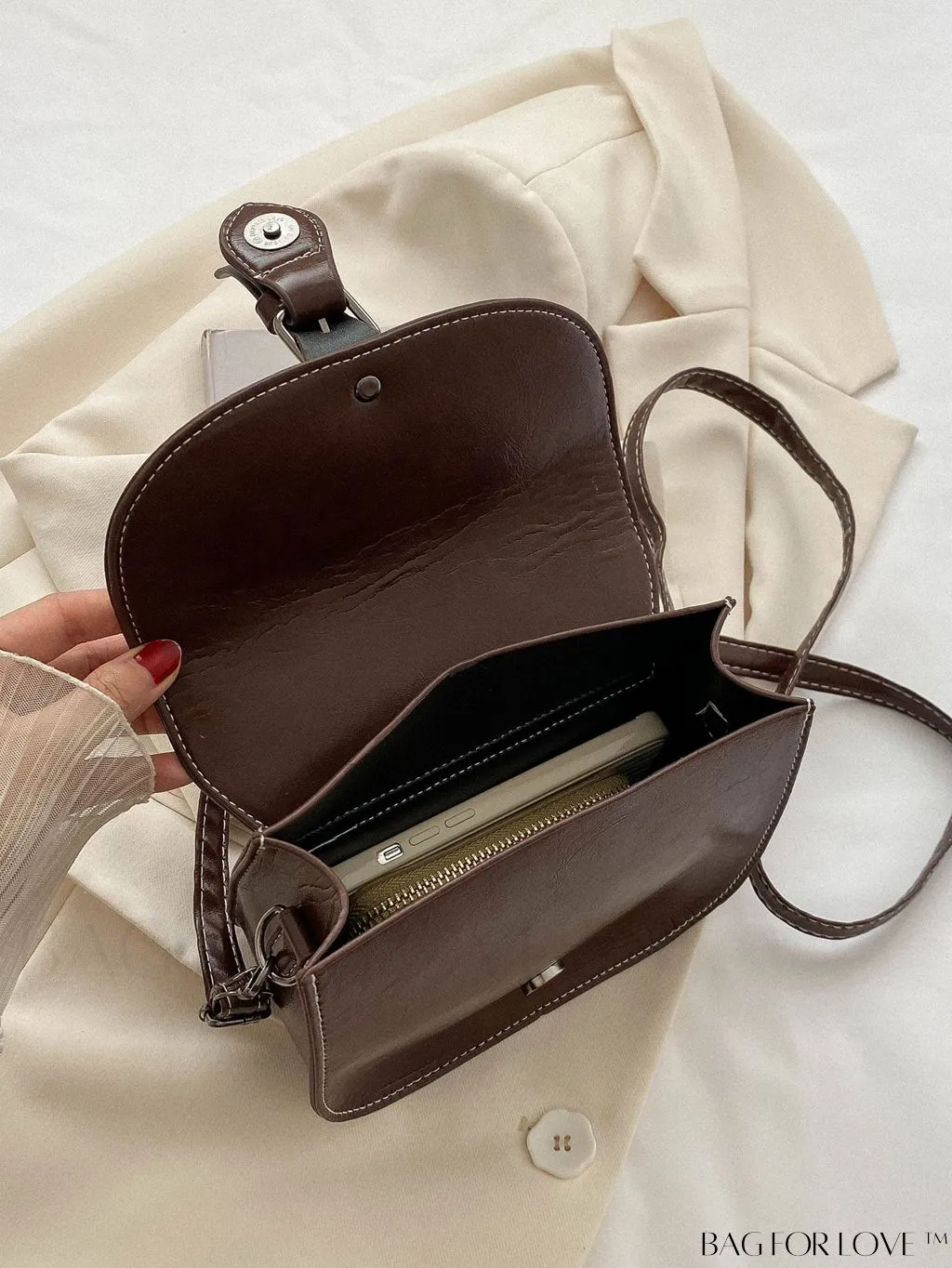 BagForLove - Chic and Compact Saddle Bag with Versatile Shoulder Strap, Ideal for a Casual or Trendy Look