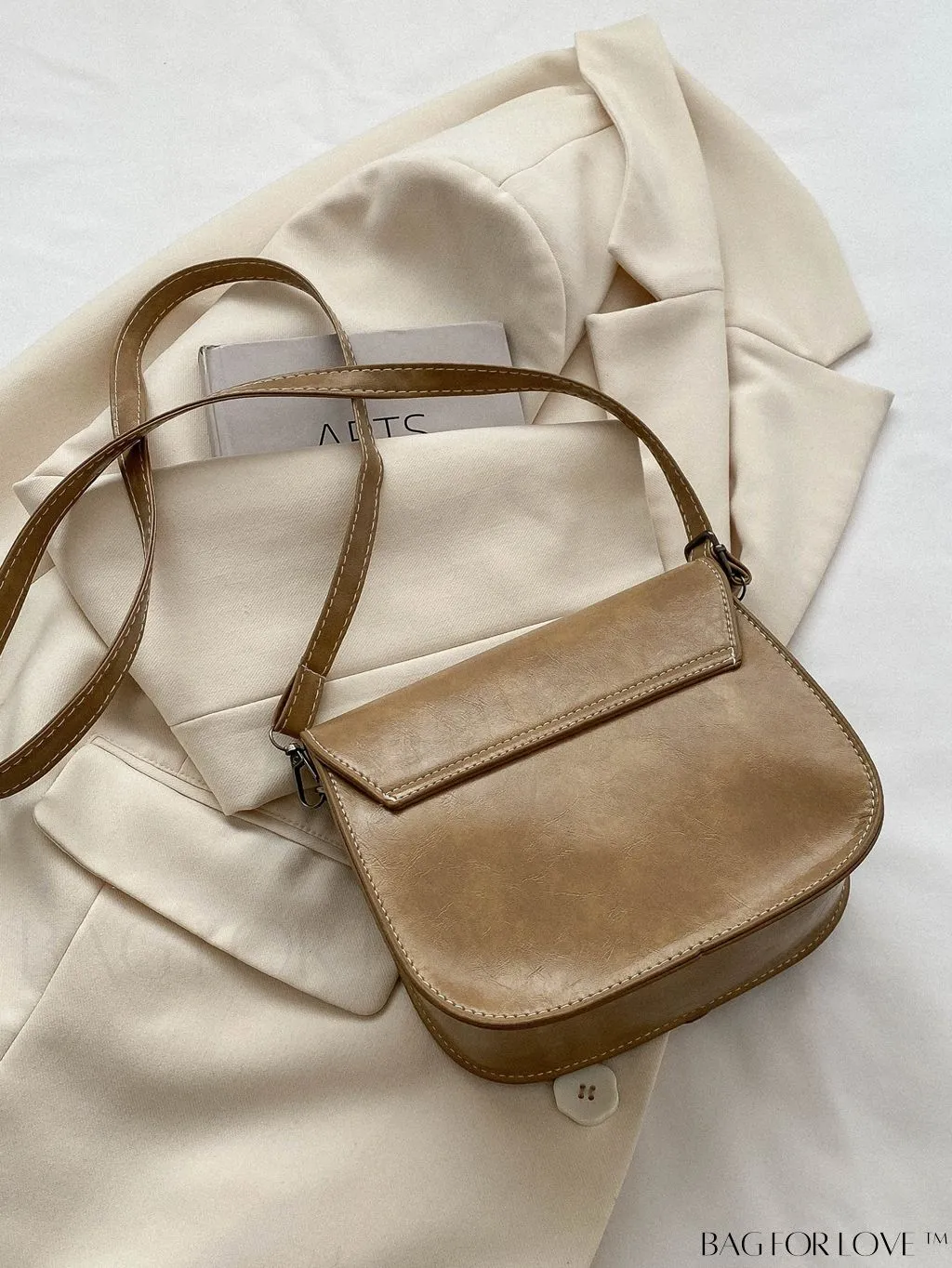 BagForLove - Chic and Compact Saddle Bag with Versatile Shoulder Strap, Ideal for a Casual or Trendy Look