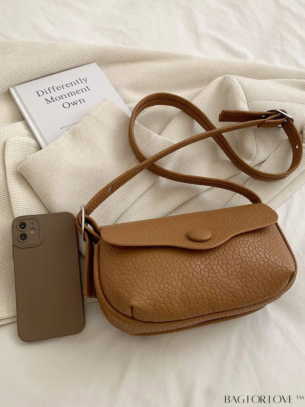 BagForLove - Stylish Single-Shoulder Crossbody Saddle Bag: Fashionable and Simplistic Design