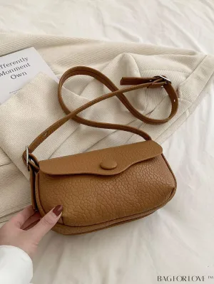BagForLove - Stylish Single-Shoulder Crossbody Saddle Bag: Fashionable and Simplistic Design