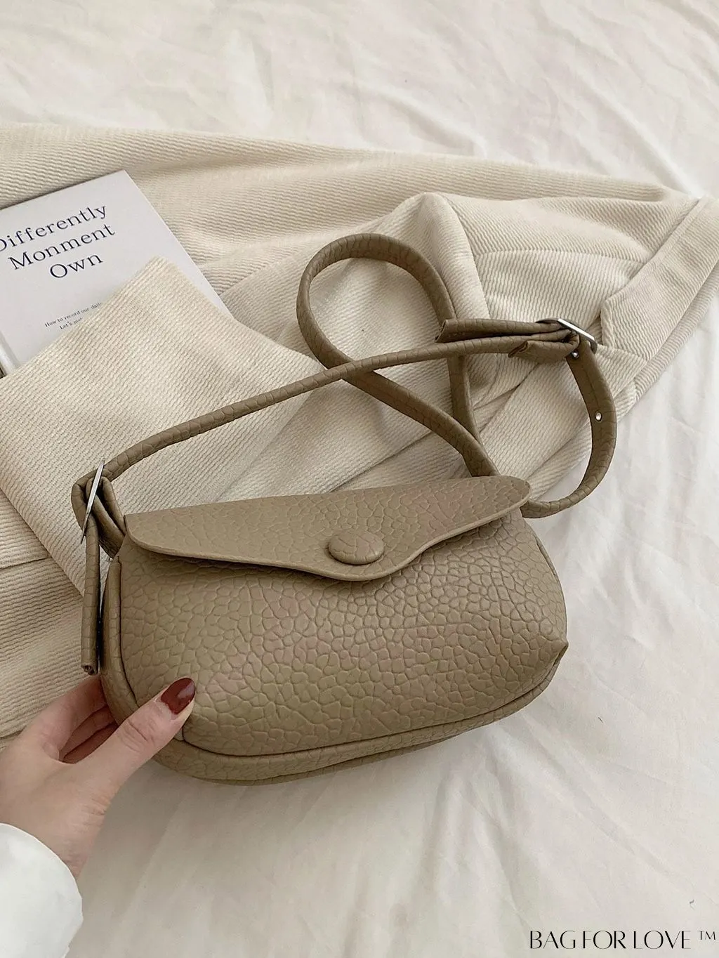 BagForLove - Stylish Single-Shoulder Crossbody Saddle Bag: Fashionable and Simplistic Design