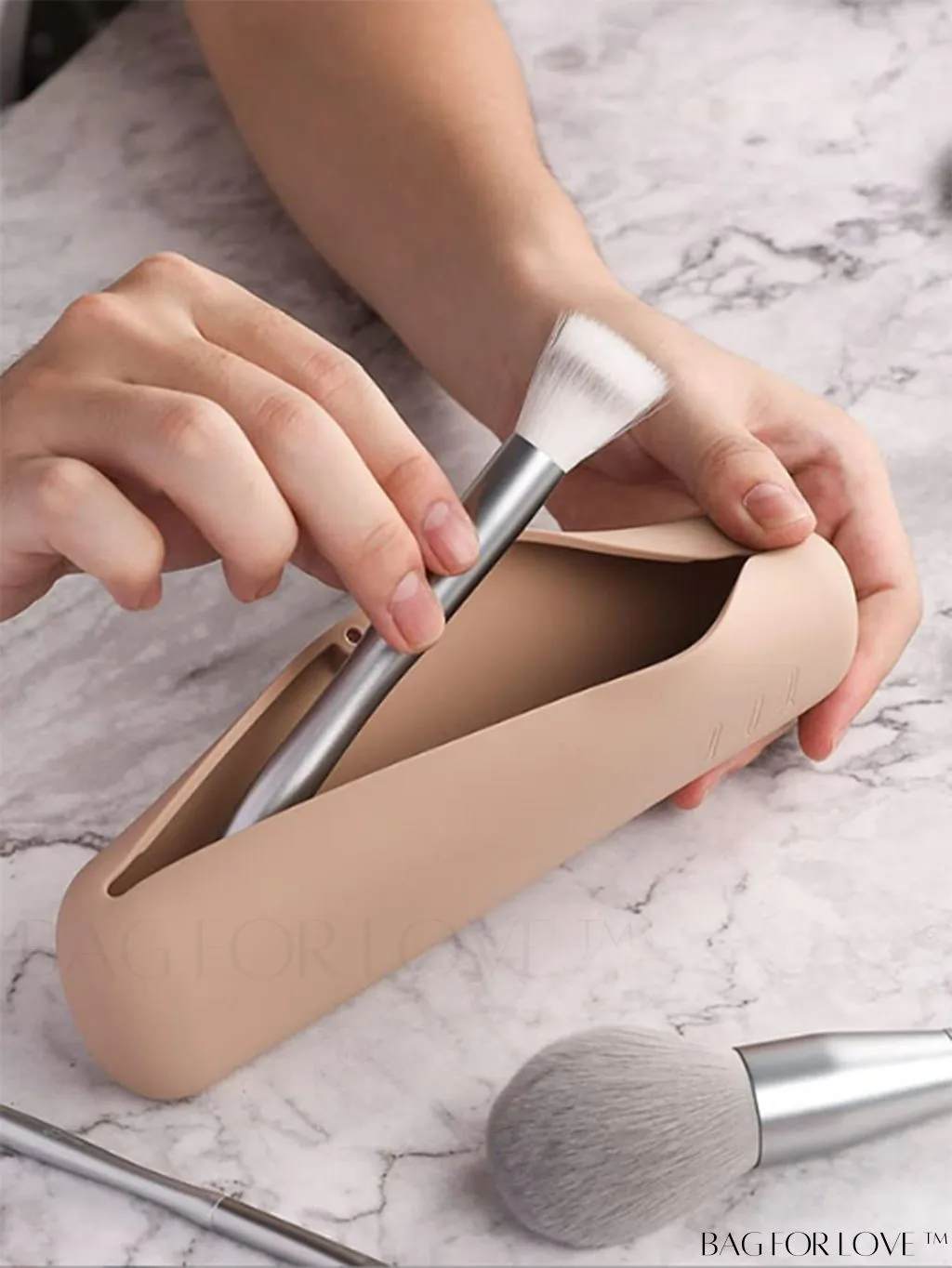 BagForLove - Travel Brush Holder: Silicone Organizer for Soft & Stylish Makeup Brushes
