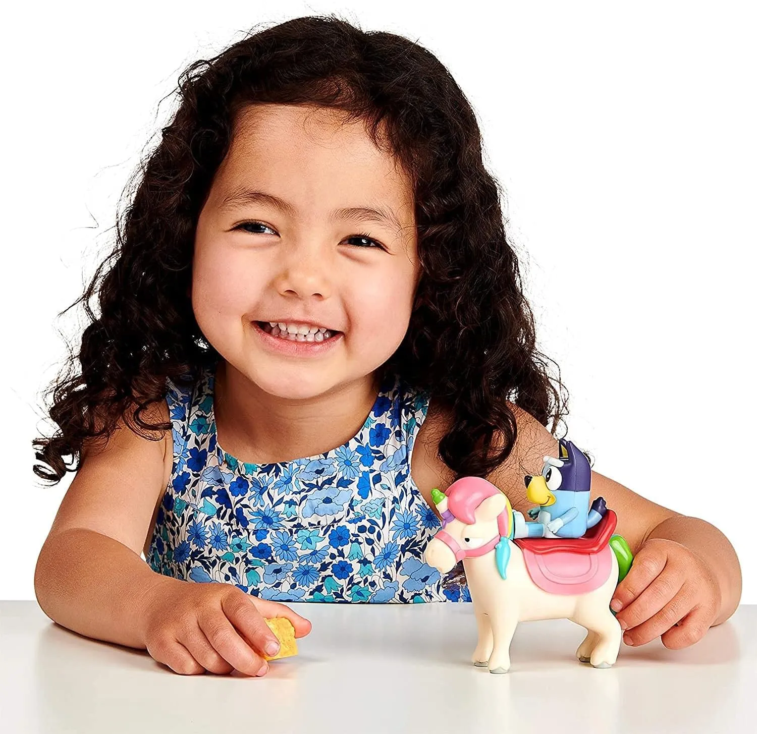 Bluey Vehicle and Figure Pack, 2.5-3" Articulated Figures - Unipony (13050)