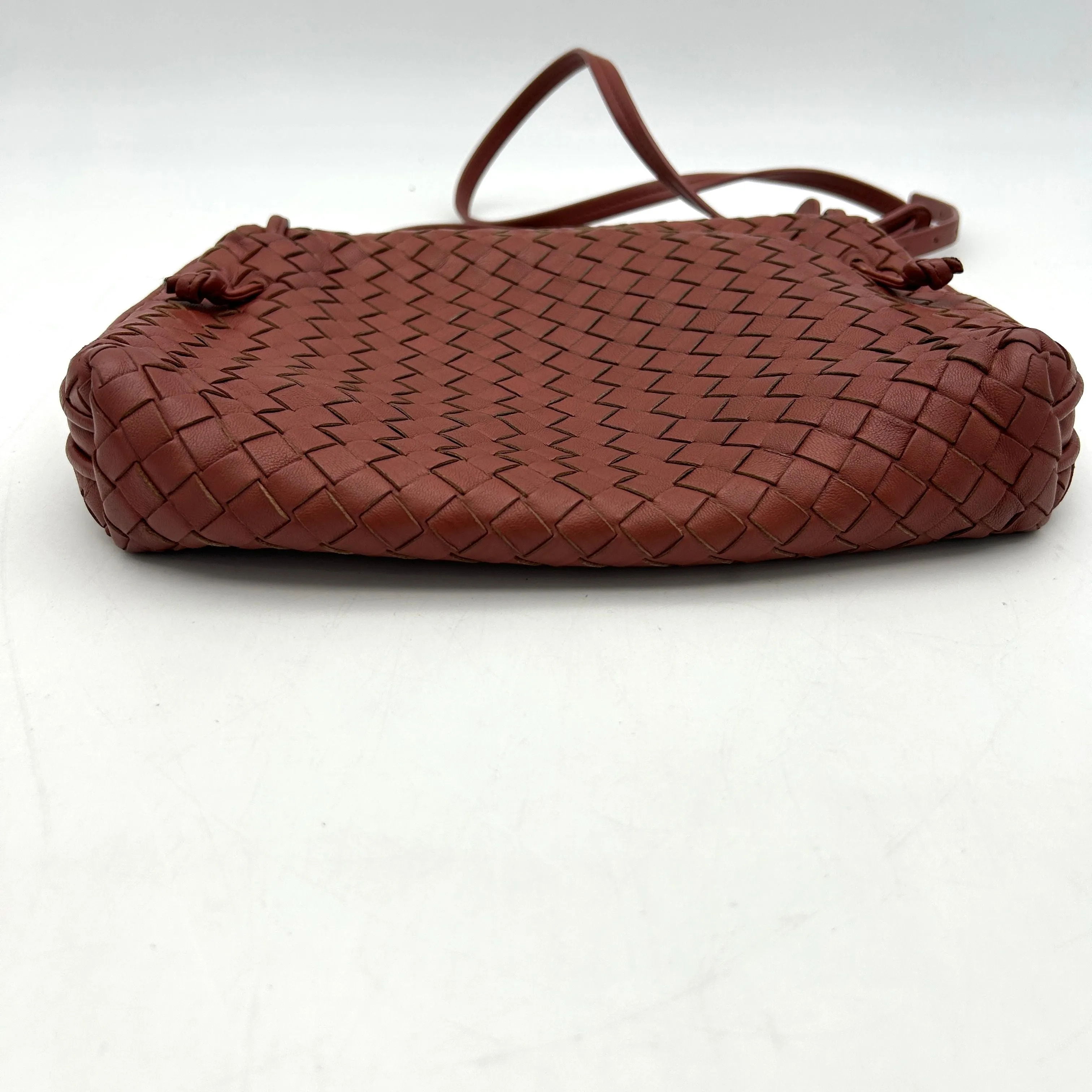 Bottega Veneta Intrecciato Nodini - Burgundy Crossbody Bags, Handbags AF394