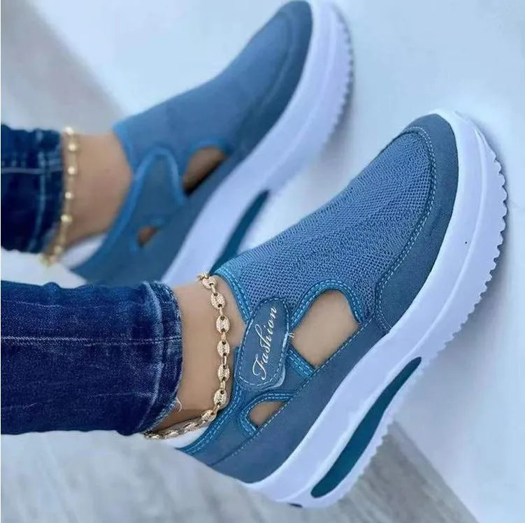 Breathable casual shoes