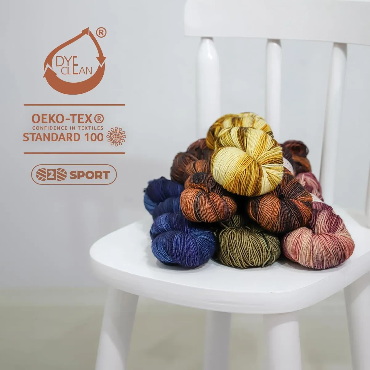 Circulo Lucky Feet Socks Yarn - Hand-Painted Superwash Merino Wool, Soft, Comfortable and Durable - Sport Weight, 360 yds, 3.52 oz - Ocean