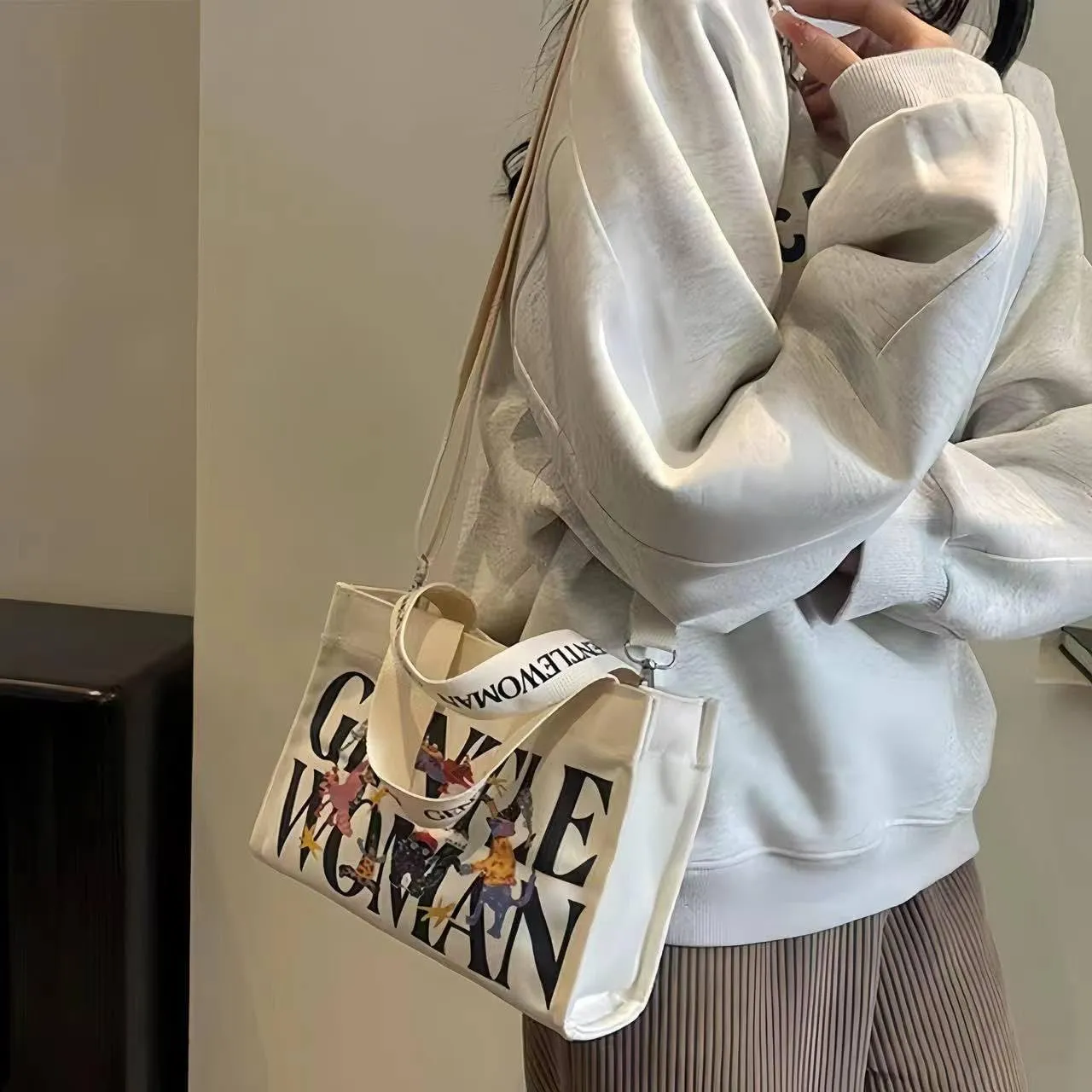 Cute Gentle Woman Tote Bag Colorful Hand-painted Canvas Handbags Handheld Shoulder Bag Office Travel Essentials