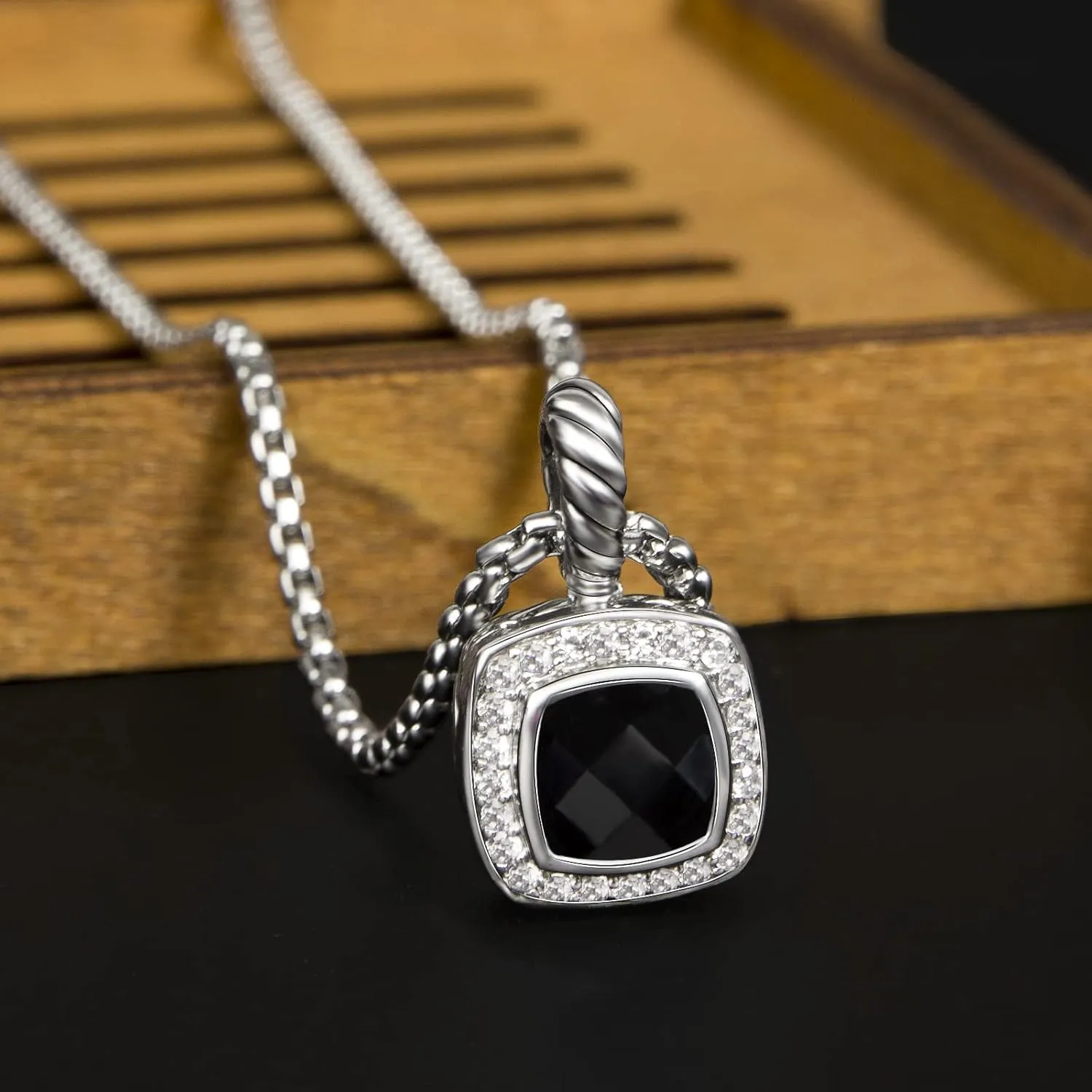 Designer Cubic Zirconia Necklace Inspired Antique Twisted Cable Wired CZ Pendant Necklace Fashion Brand Jewelry for Women Gift