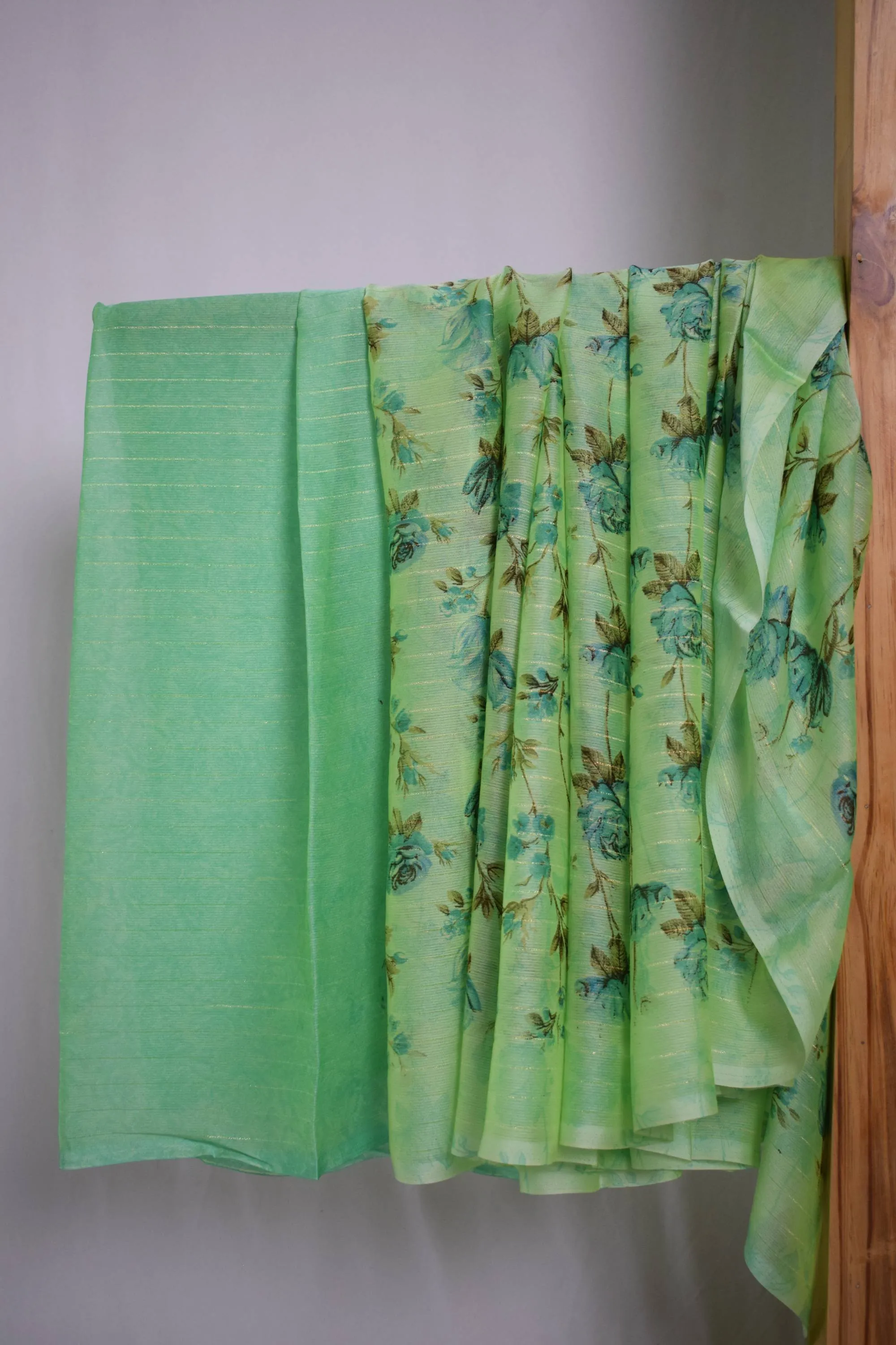 Floral Design Printed Crepe Saree