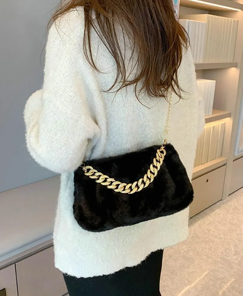 Furry Shoulder Crossbody Bag for Women Fuzzy Faux Fur Hobo Tote Handbag Plush Handbag Pearl Chain Armpit Purse