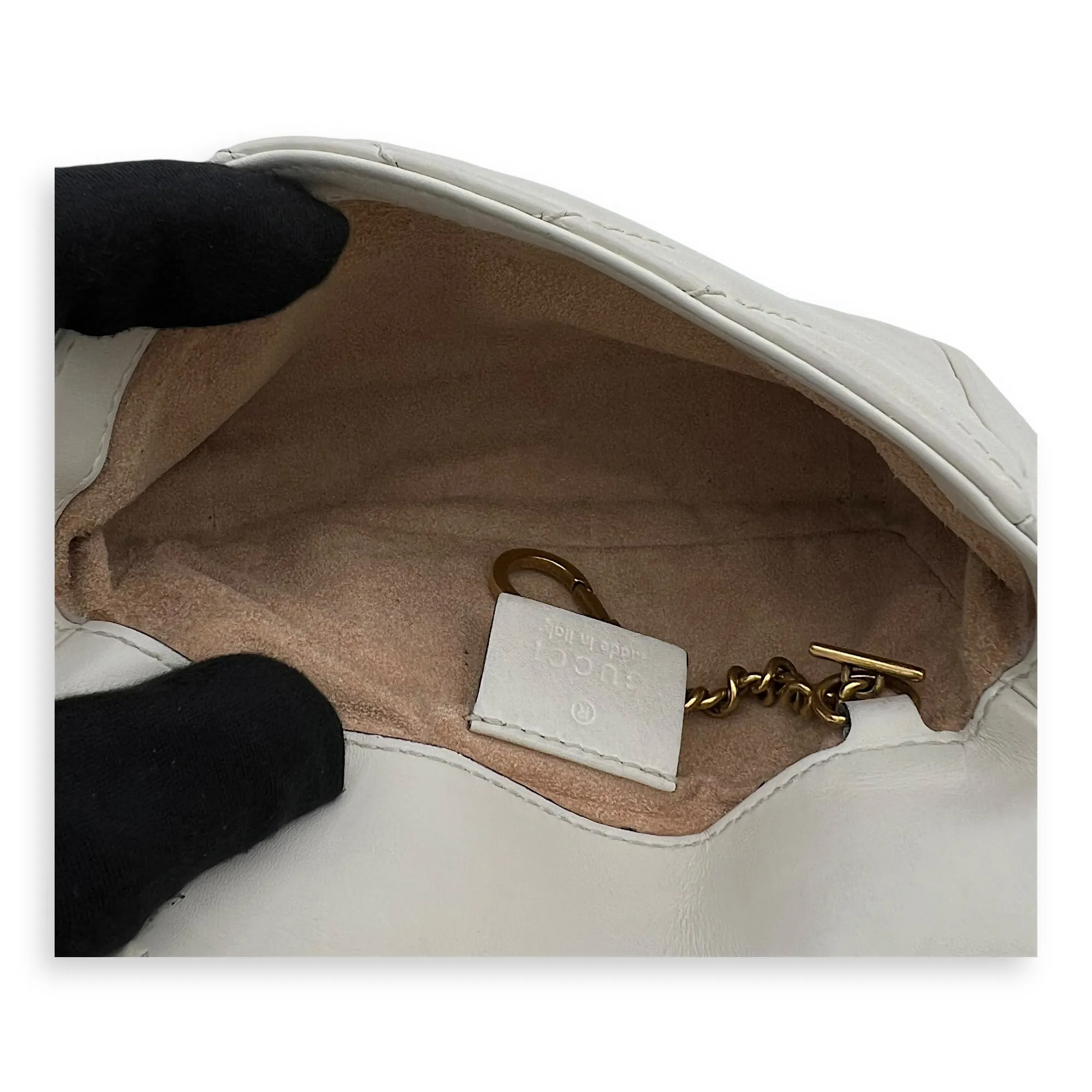 GG Marmont Super Mini White Crossbody Bag in Calfskin, Gold hardware