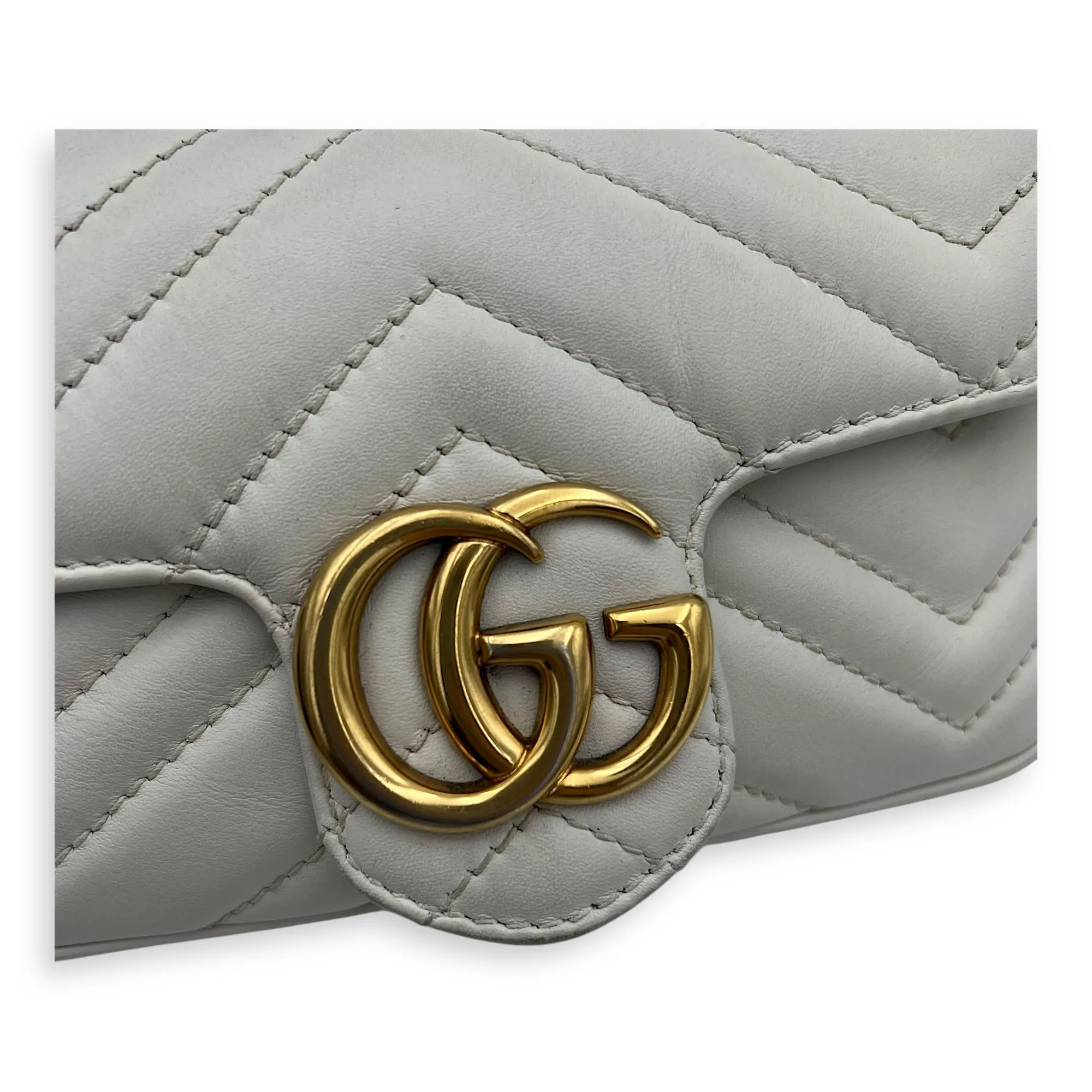 GG Marmont Super Mini White Crossbody Bag in Calfskin, Gold hardware