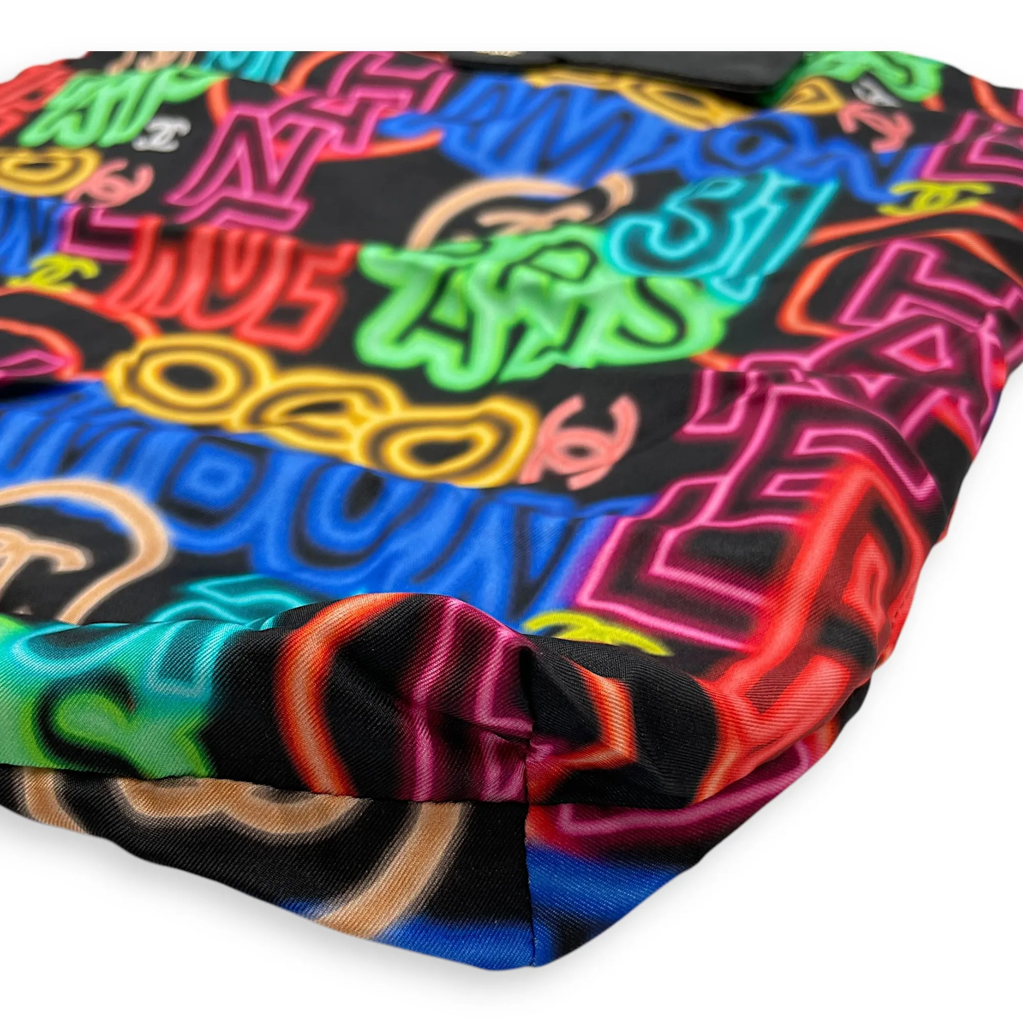 Graffiti Foldable 2021 Shoulder Bag in Caviar, Fabric, Gold hardware