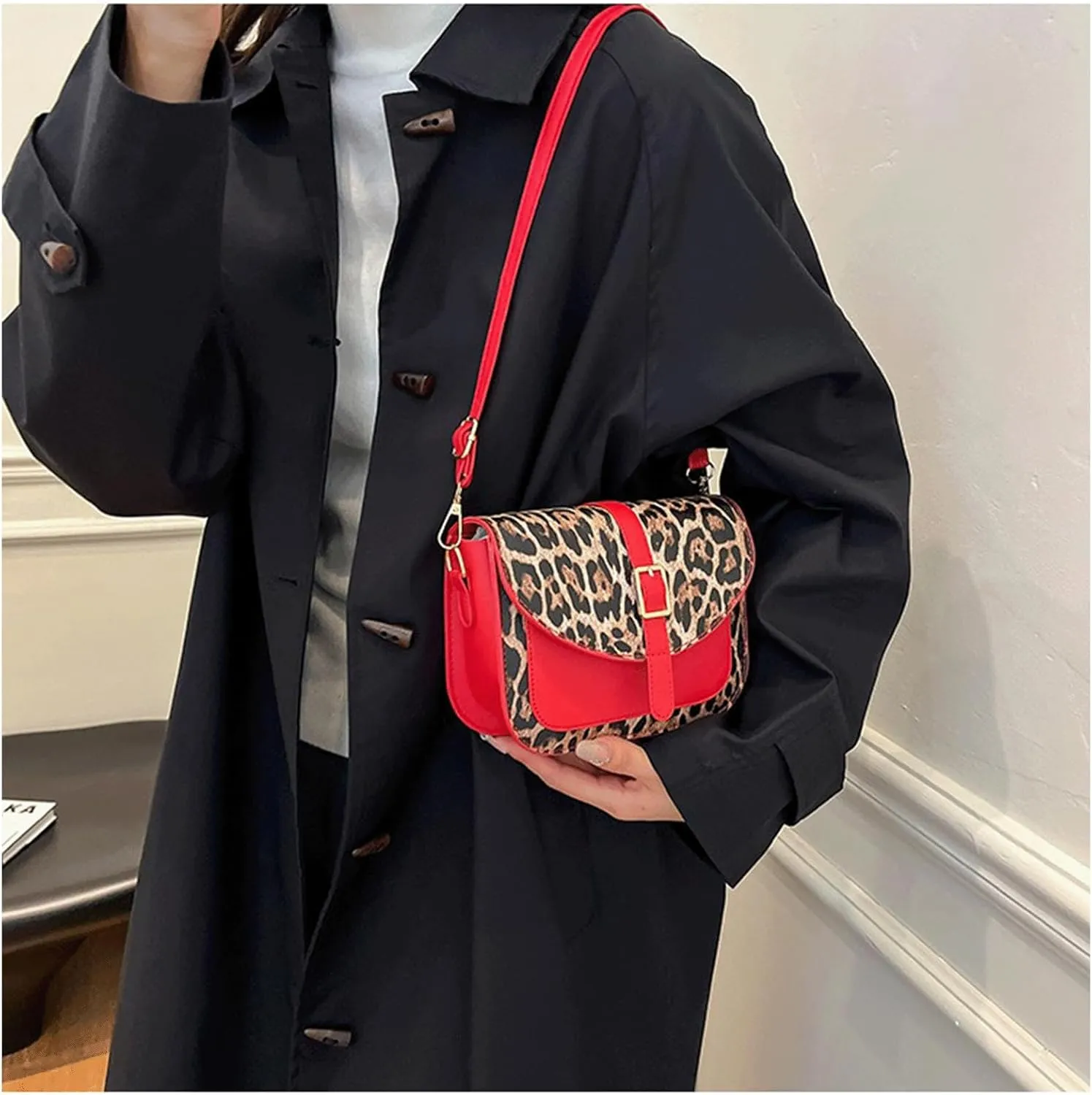 Leopard Purse Cheetah Print Vintage Saddle Bag Curved Flap Urban Crossbody Retro Chic Purse for Girls