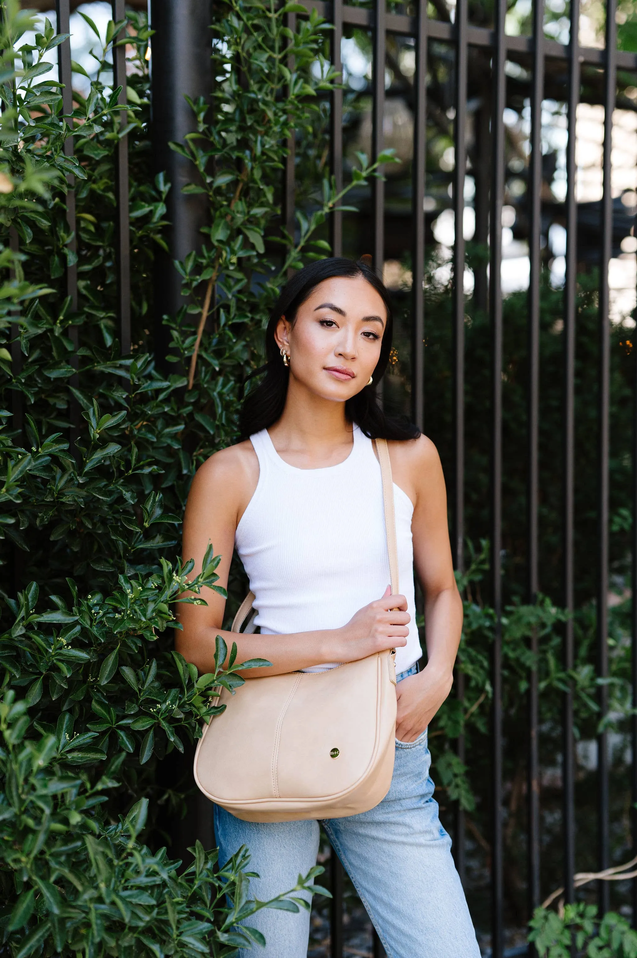 Marissa Crossbody Saddle Hand Bag Purse: Black