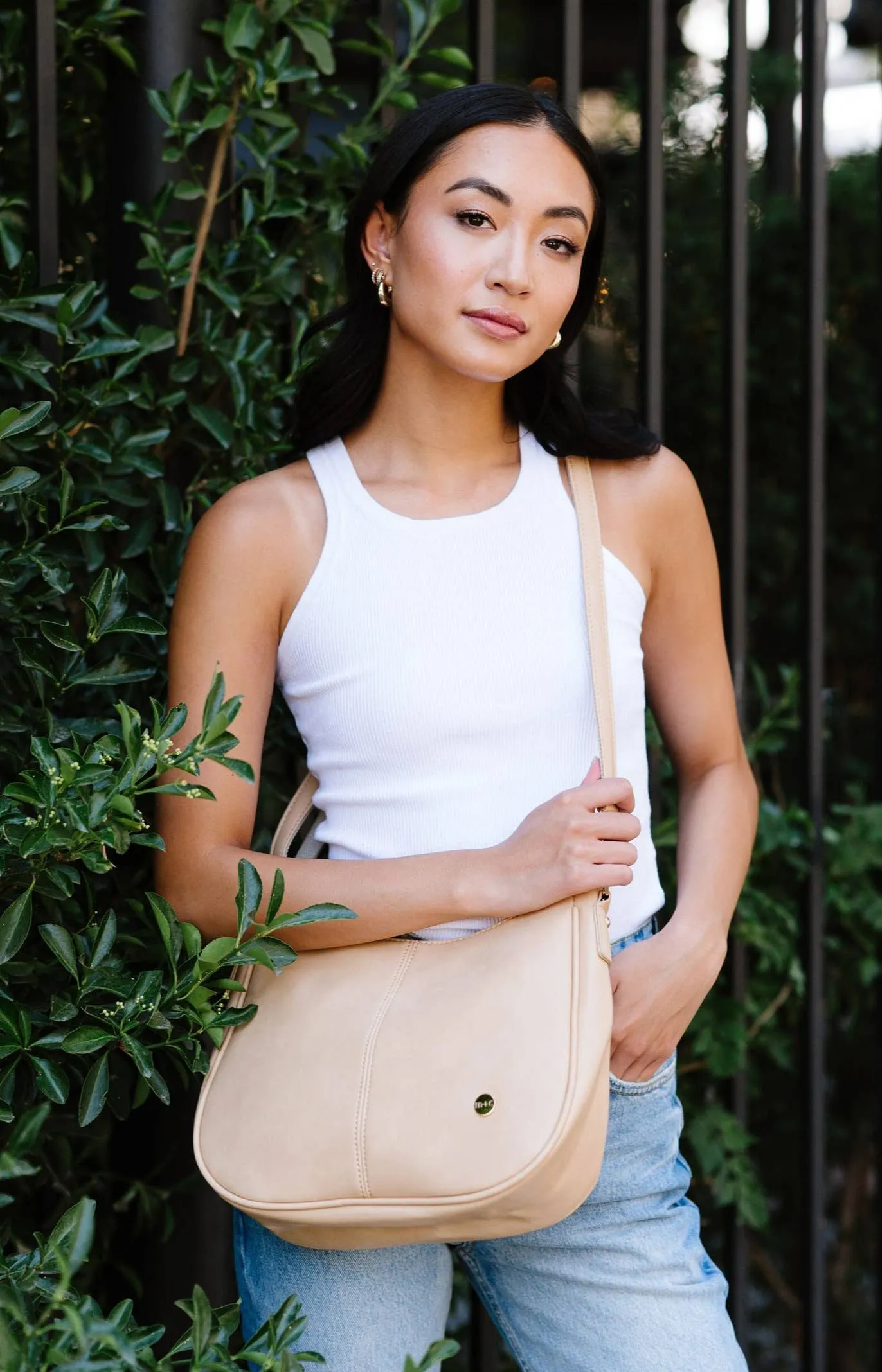 Marissa Crossbody Saddle Hand Bag Purse: Black