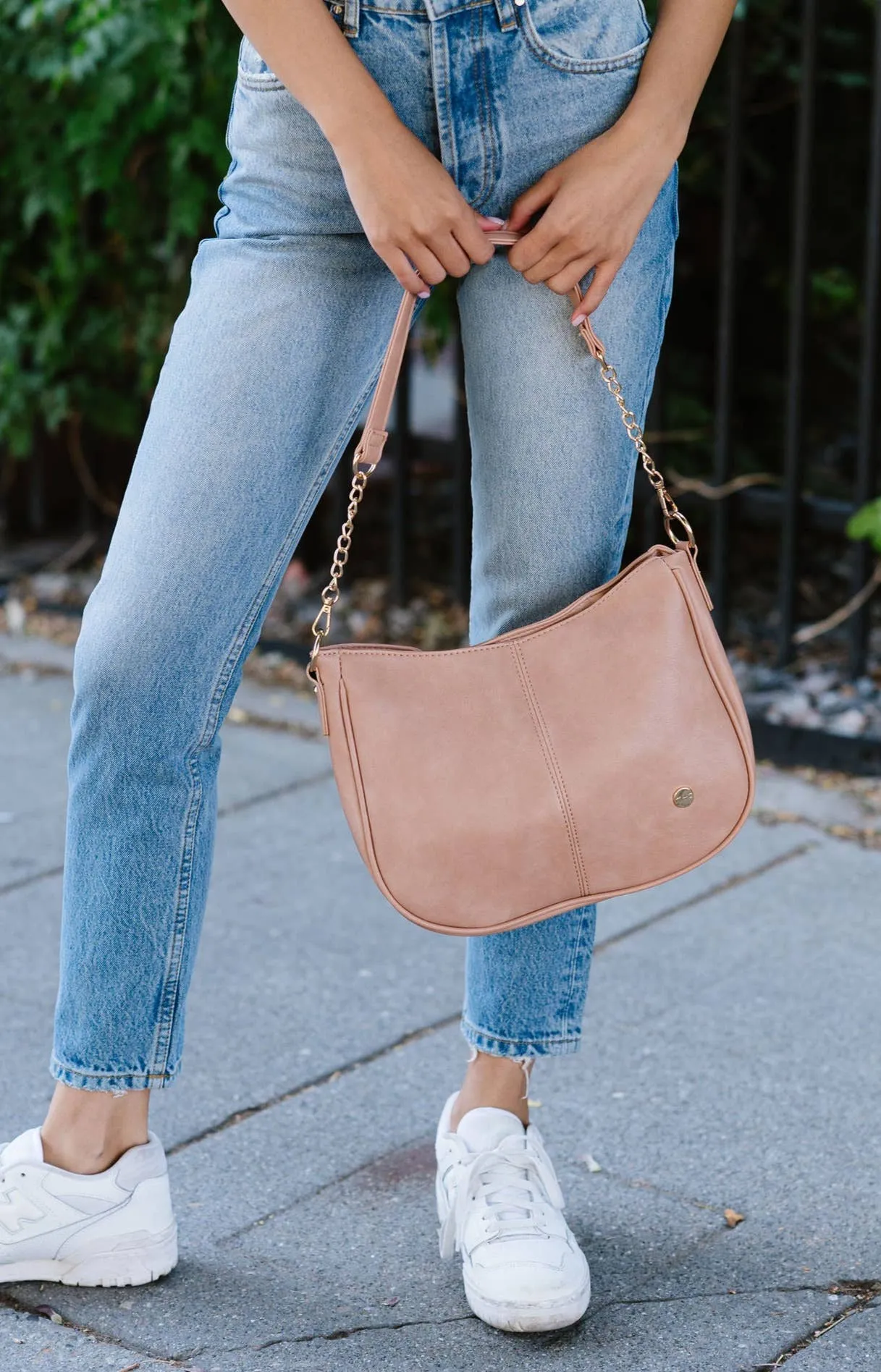 Marissa Crossbody Saddle Hand Bag Purse: Black