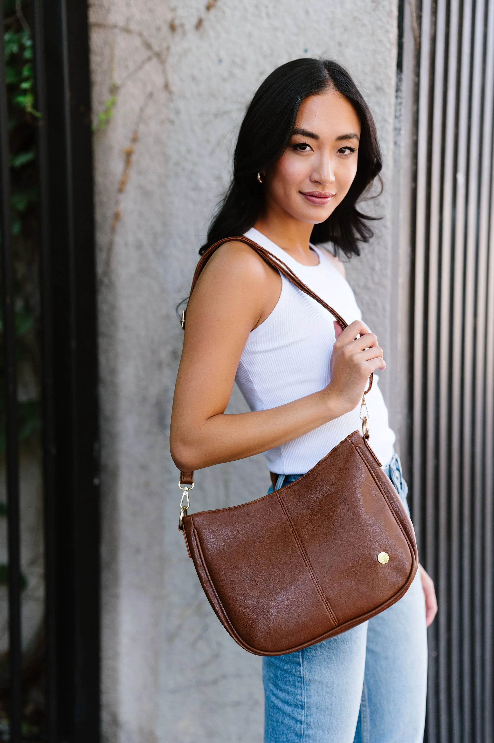 Marissa Crossbody Saddle Hand Bag Purse: Black