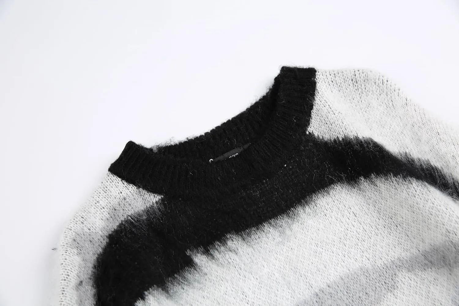 Men's Regular Fit Graffiti Sweaters Long Sleeves Soft Graphic Pullovers