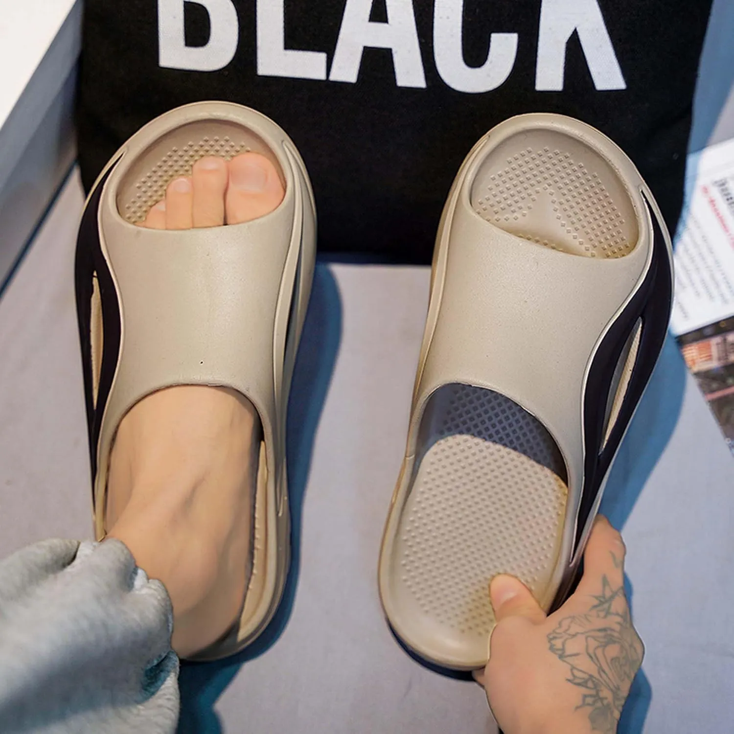Men's Shallow Mouthed Lightweight Wide Edition Anti Slip Casual Beach Wading Shoes