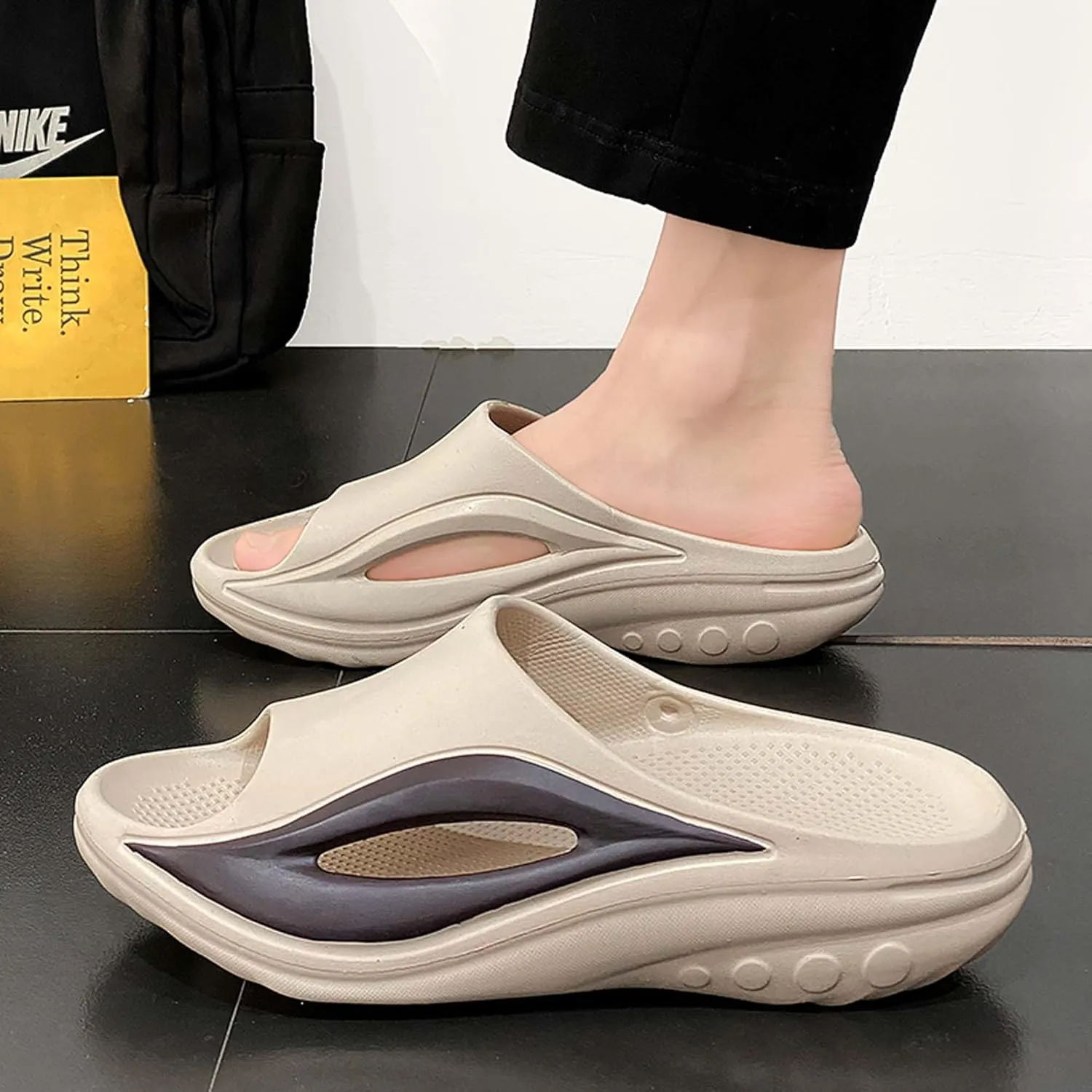 Men's Shallow Mouthed Lightweight Wide Edition Anti Slip Casual Beach Wading Shoes
