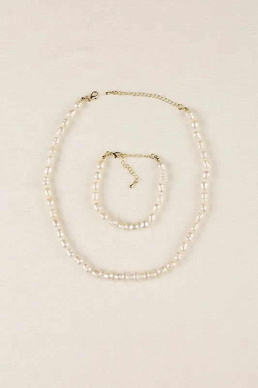 Mid-sized natural pearl bracelet, necklace set