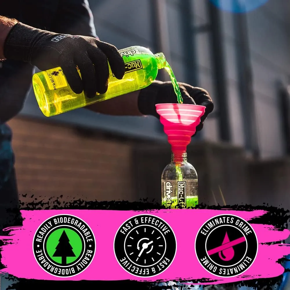 Muc-Off Drivetrain Cleaner, 25.3 fl oz - Effective Bike Chain Cleaner and Bike Chain Degreaser Spray - Bike Cleaner for MTB/Gravel/Road/BMX