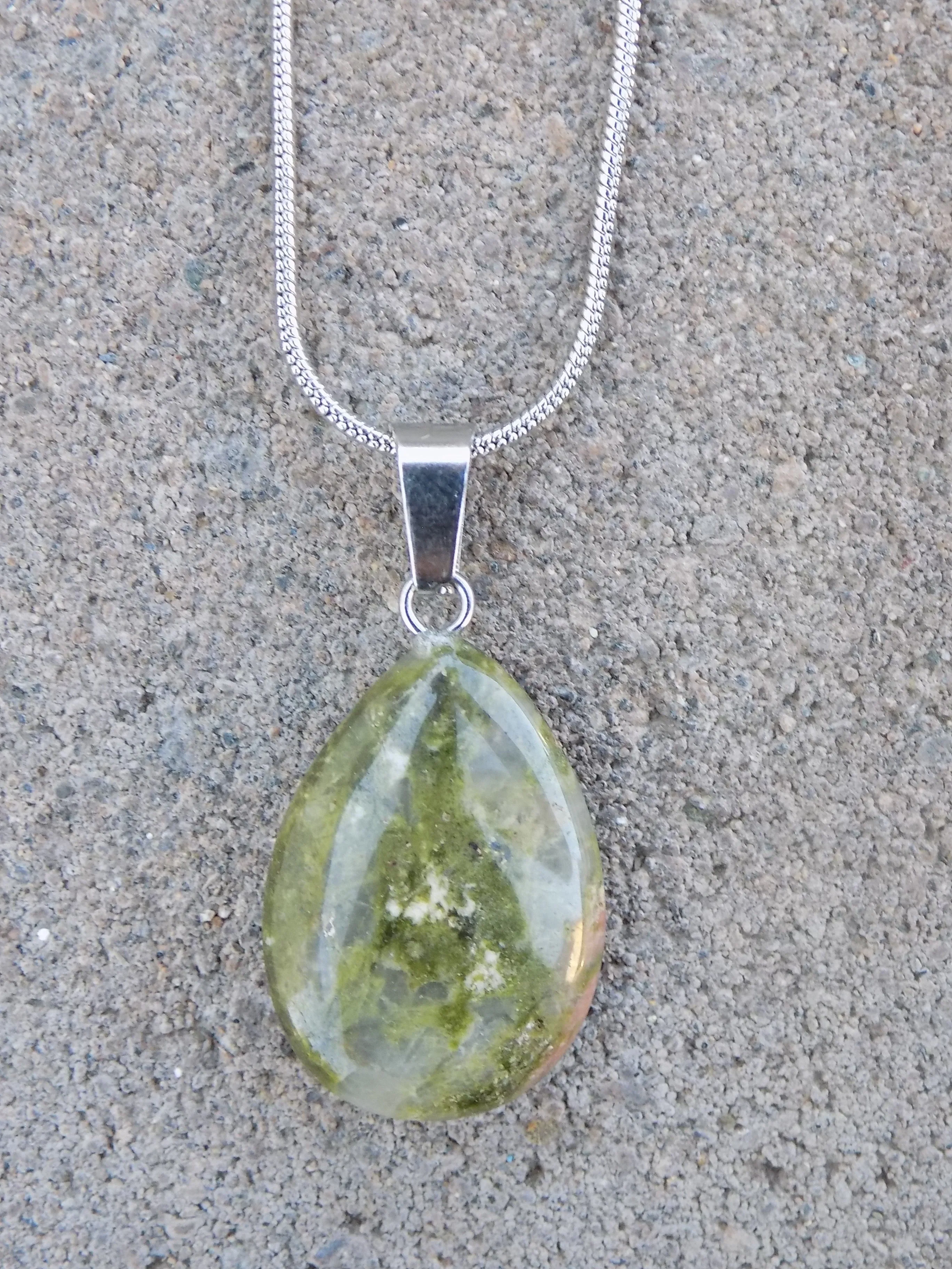 Natural Stone Teardrop Pendant Silvery Snake Chain Necklace 12mm Earrings