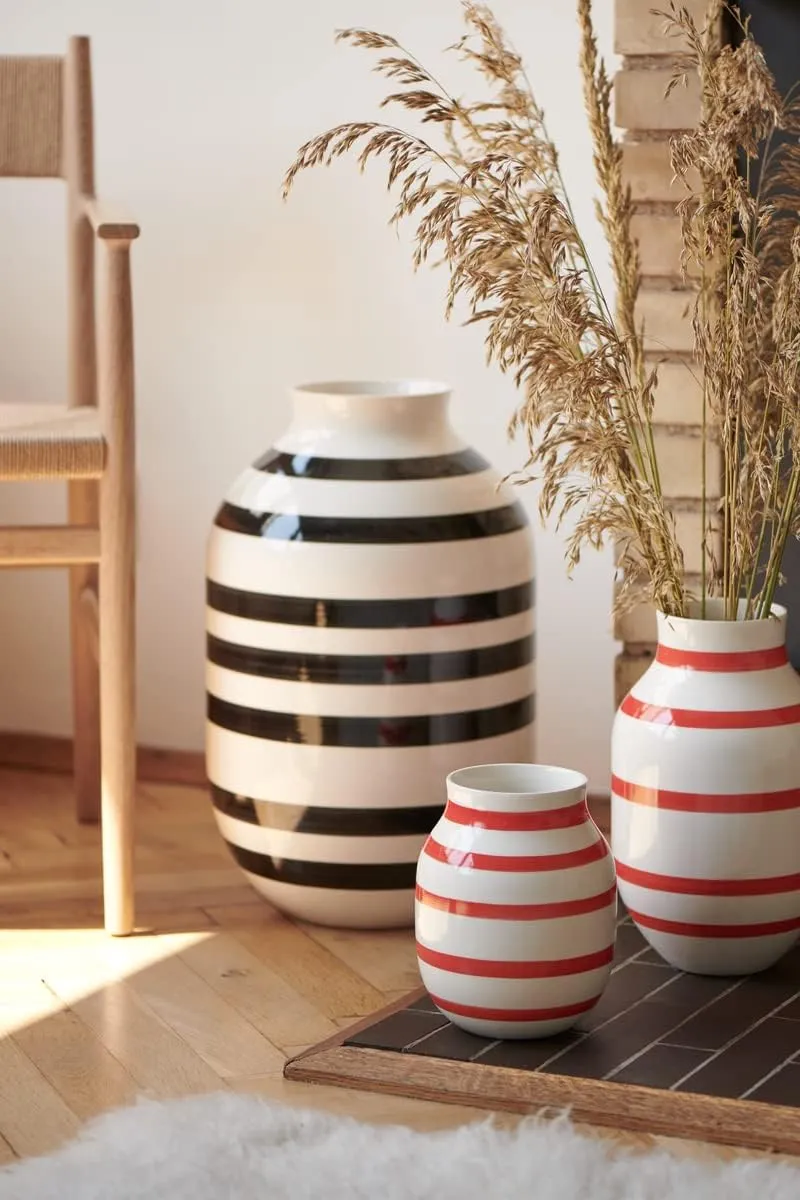 Omaggio vase Made of Porcelain with Stripes, Modern vase, Round, Bulbous, Scandinavian Design vase for Flowers, Silver, 12.5cm