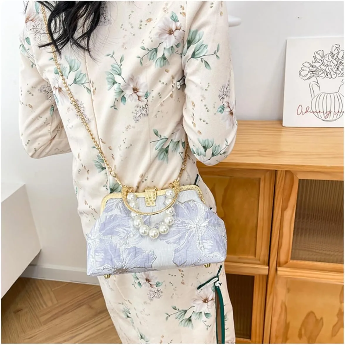 Pearl Evening Bag for Women Lily Pattern Vintage Embroidered Floral Clutch Purse Evening Handbag Shoulder Crossbody Bags