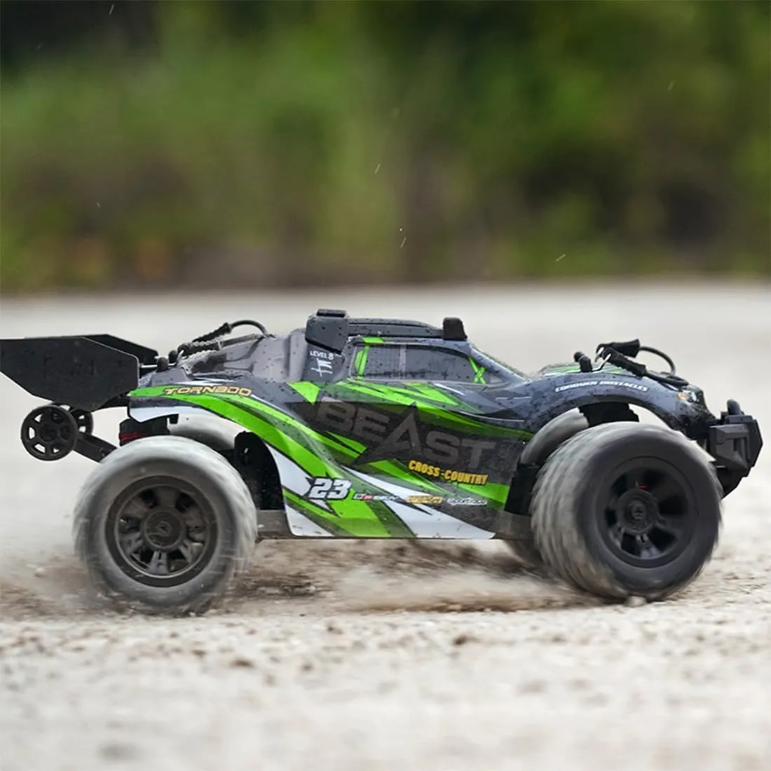 SG118PRO 1/18 RC Simulation Off-Road Car, Full-Proportional 4WD, 35KM/h High-Speed RC Monster Truck with Three Lighting Modes (Carbon Brush Version/Black and Green)