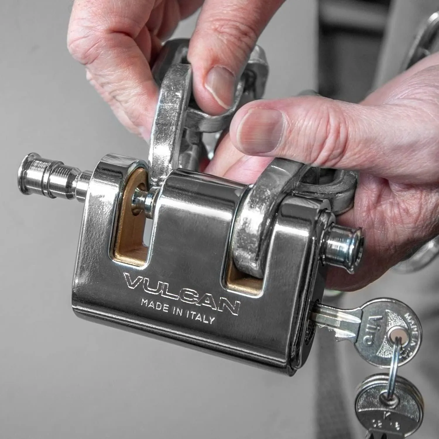 VULCAN Security Chain and Lock Kit - Premium Case-Hardened - 3/8 Inch x 3 Foot ( /-2 Inches) - Chain Cannot Be Cut with Bolt Cutters or Hand Tools