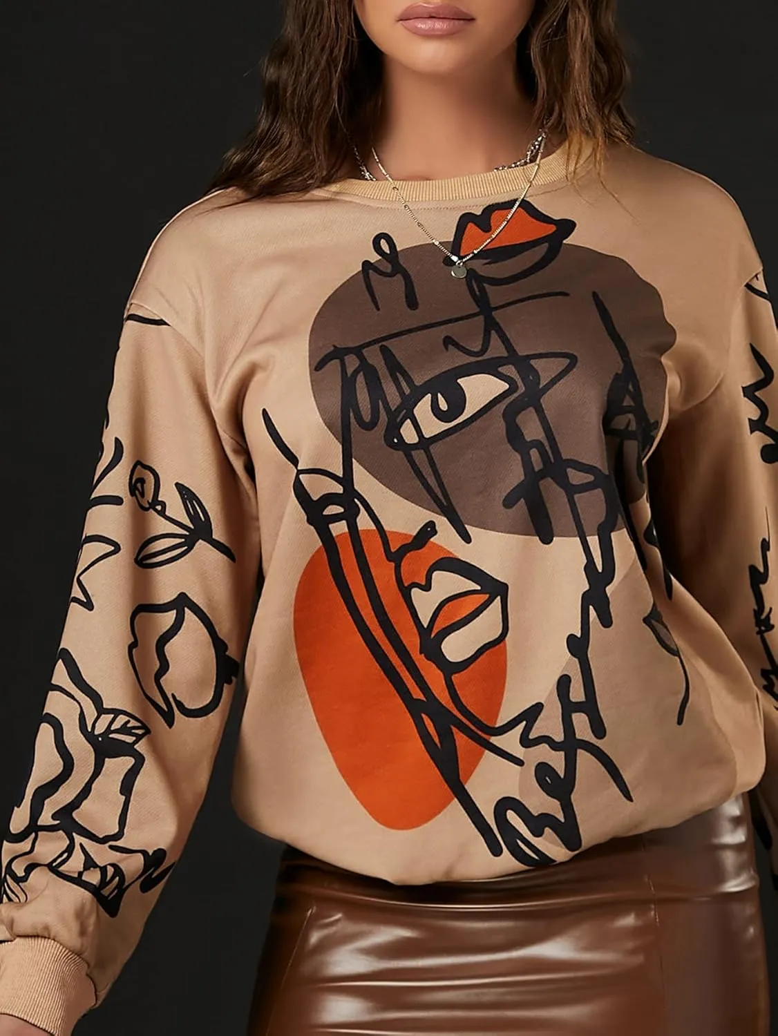 WDIRARA Women's Figure Graphic Print Sweatshirt Round Neck Long Sleeve Contrast Color Graffiti Pullovers