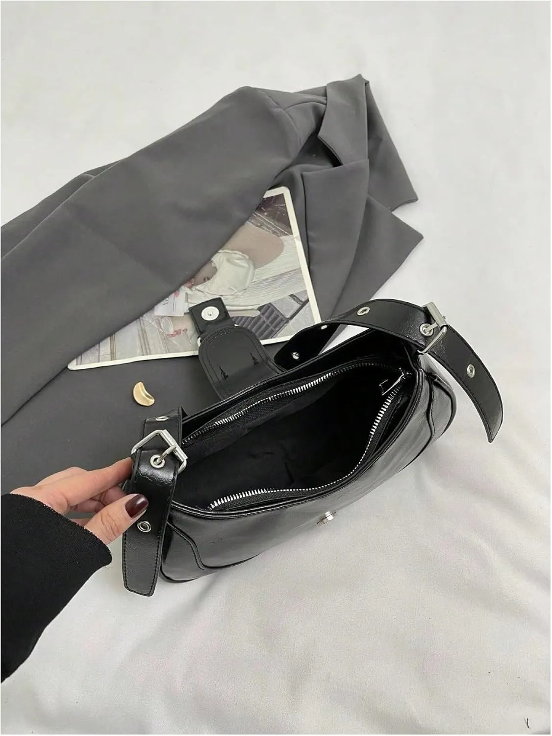 Women's PU Leather Zipper Closure Shoulder Handbags Vintage Belt Buckle Crossbody Hobo Bags Purse